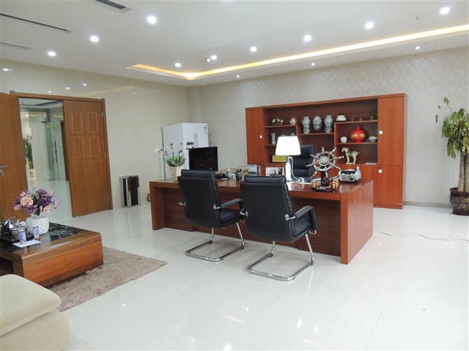 科晶電爐公司經理辦公環(huán)境